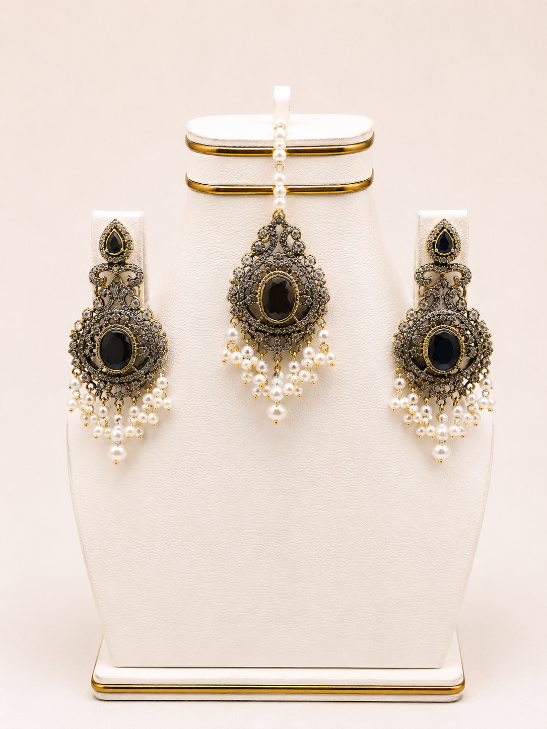 Jet Black Antique Pendant Set (Style II)